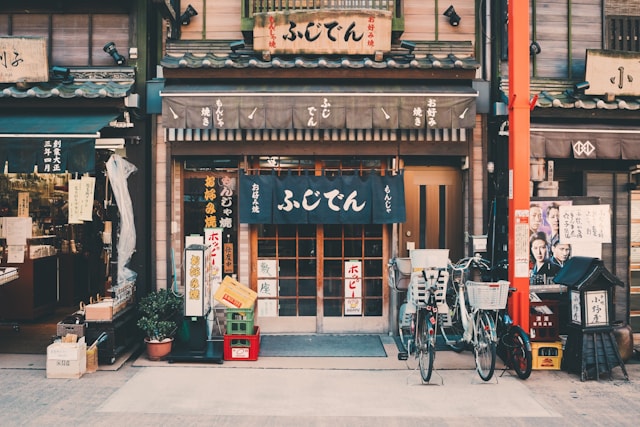 便利店夜航封面